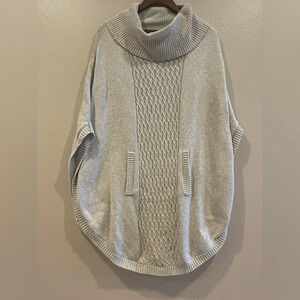 CAbi Glacier Cable Kit Poncho‎ Gray Pullover Sweater Size Small Style 3003